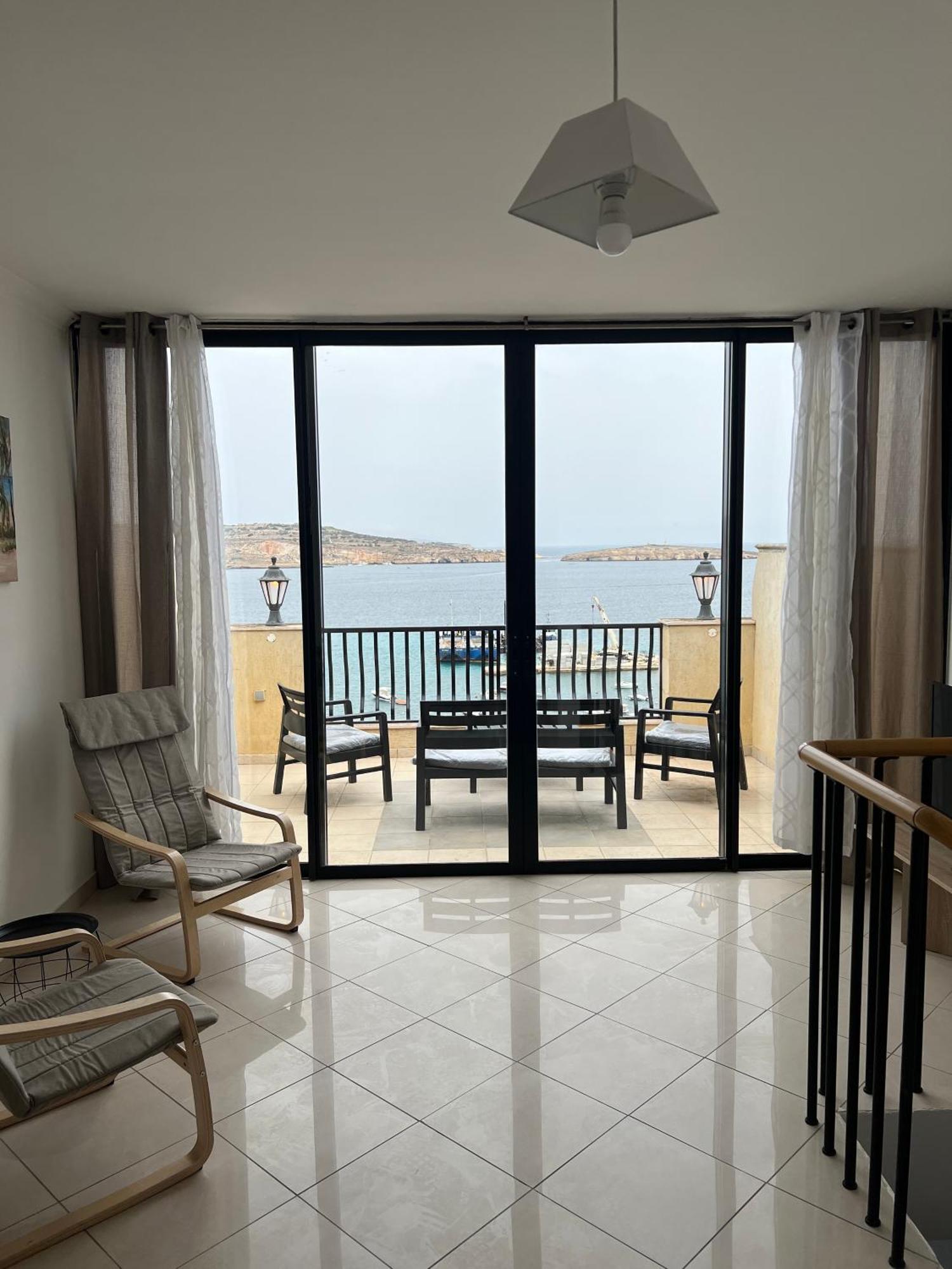 דירות סיינט פול ביי Sea View Penthouse מראה חיצוני תמונה
