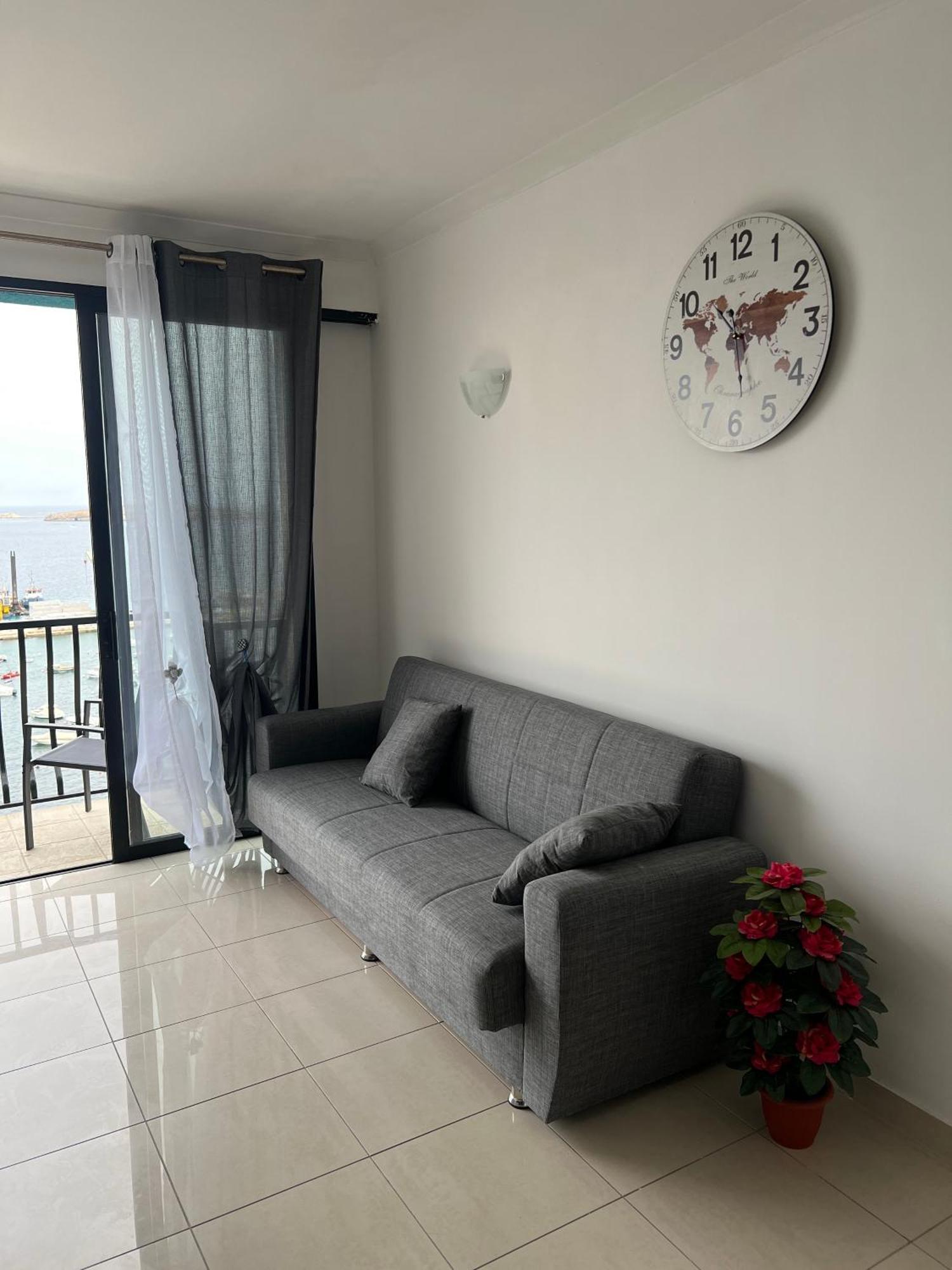 דירות סיינט פול ביי Sea View Penthouse מראה חיצוני תמונה