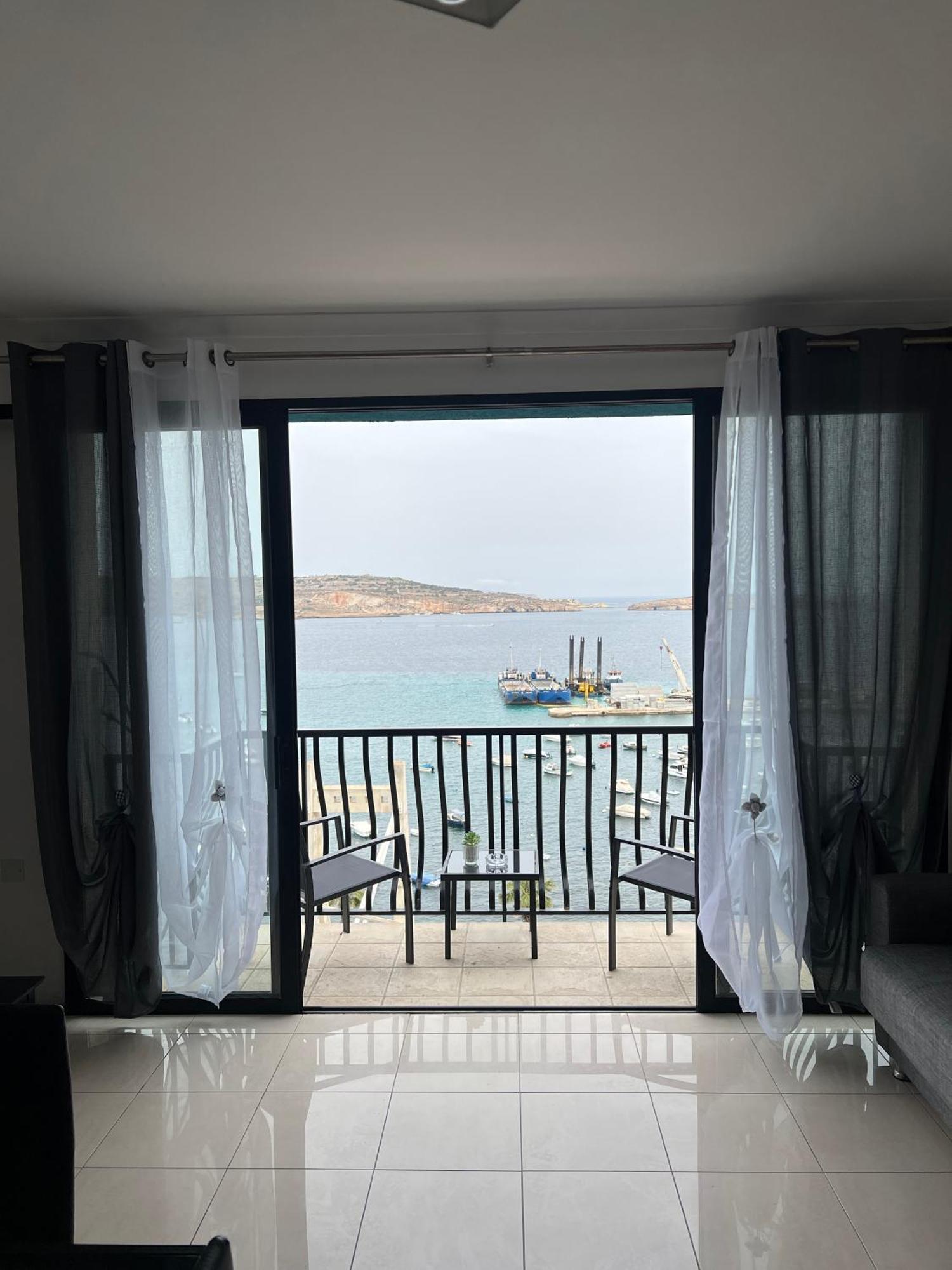 דירות סיינט פול ביי Sea View Penthouse מראה חיצוני תמונה